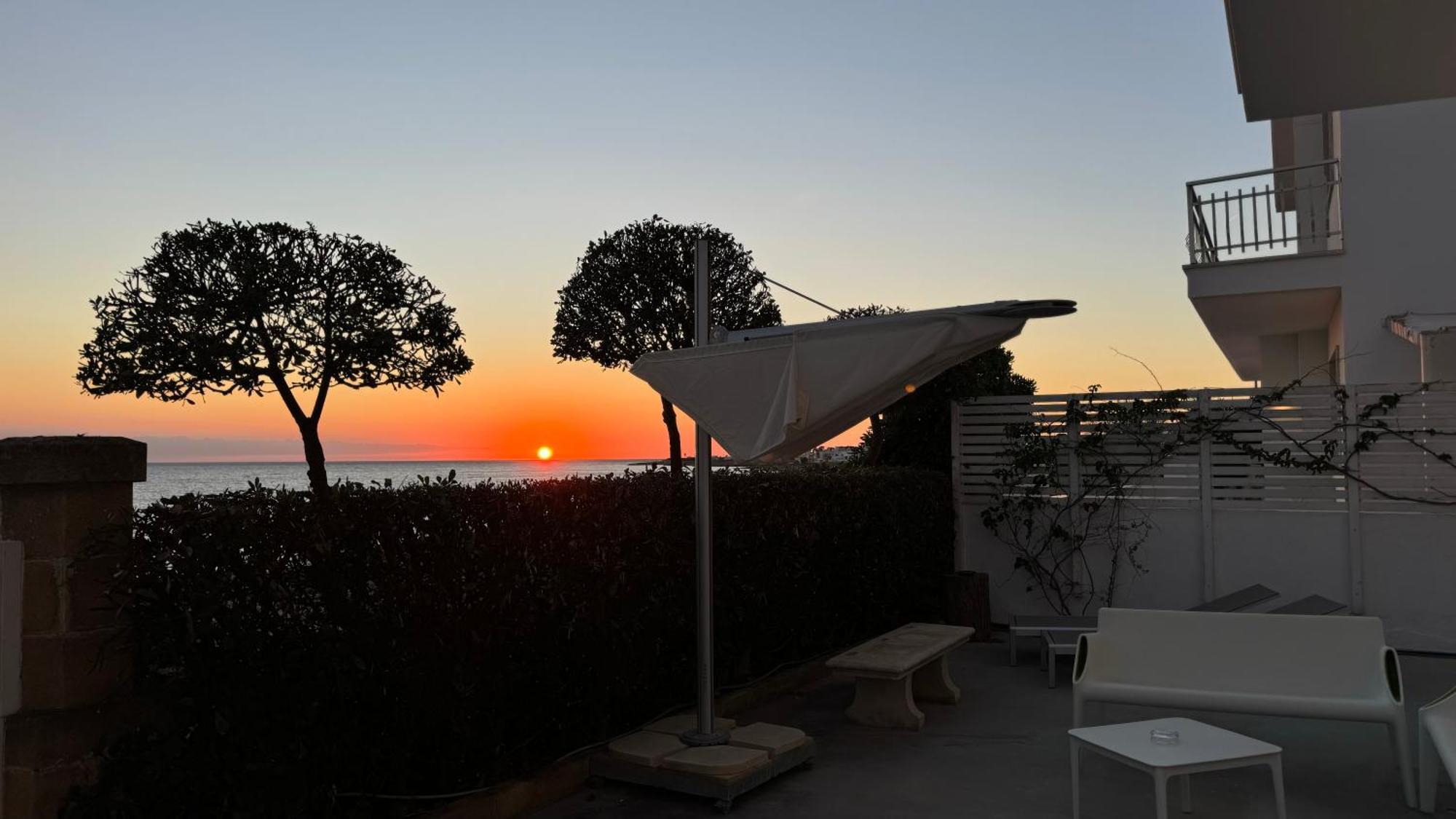 Sunset Bay Acomodação com café da manhã Torre Suda Exterior foto
